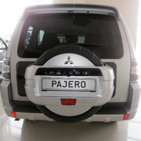 Колпак запасного колеса (Абс гладкий) для Mitsubishi Pajero 4 купить недорого с доставкой в Абакан