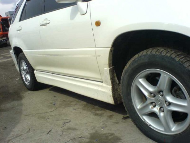 Накладки на пороги "Traum" Toyota Harrier (10) купить недорого с доставкой в Абакан
